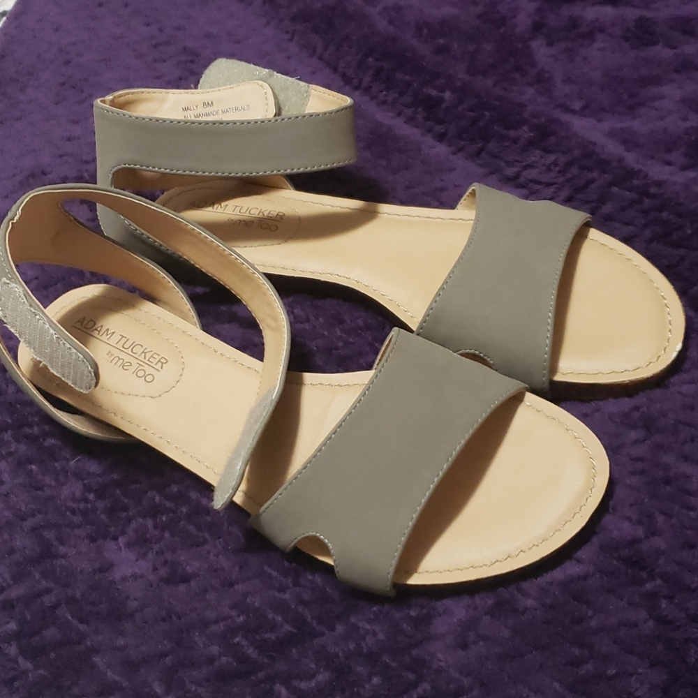 Sandles